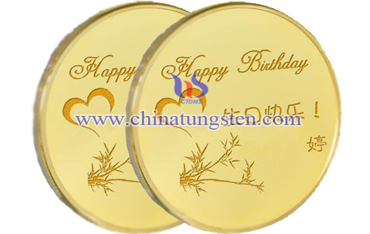 moneta tungsteno placcato in oro per la festa di compleanno